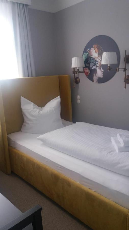 Hotel Landgasthof Adler باد كروزنغن المظهر الخارجي الصورة